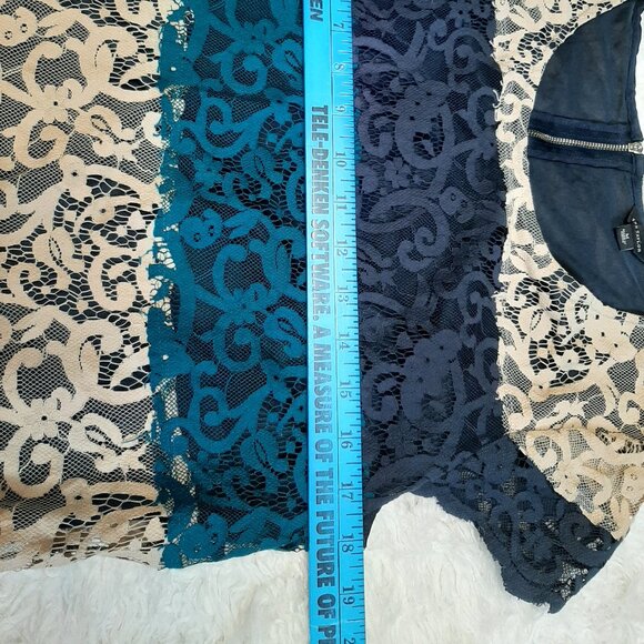 Ann Taylor Women's Blue and Beige Lace Tank Top Size M - Picture 4 of 7